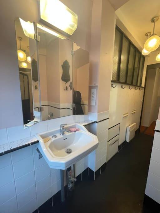 Sète Le Montmorency 41 Authentique Et Cosy Centre Historique Proximite Parking Gratuit מראה חיצוני תמונה